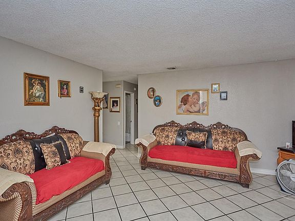 3rd image of 14235 Arrowhead Dr