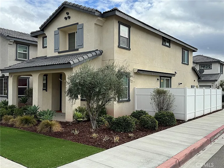 501 Villa Way — Photo 4
