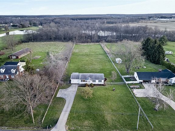 2nd image of 16801 Kinsman Rd