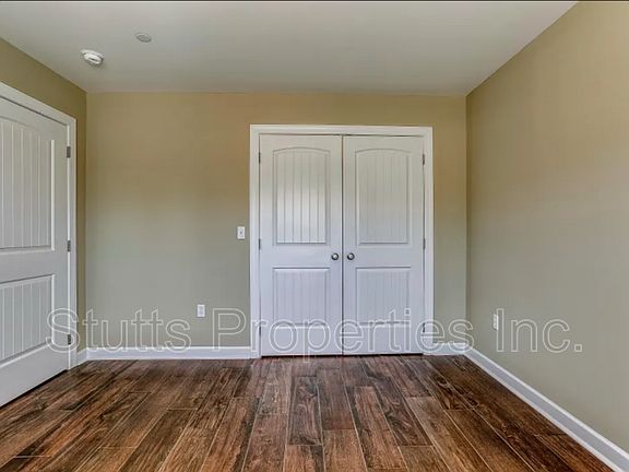 3rd image of 100 Bruin Dr Unit 103
