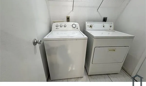3087 Saint Clair Ave #B — Photo 6