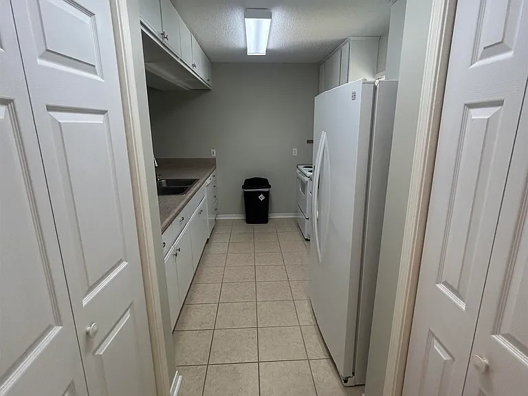 9474 Villas Dr — Photo 3