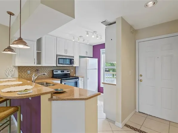 1305 Mainsail DR #1013, NAPLES, FL 34114