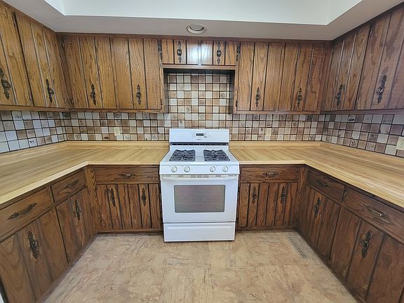 2nd image of 1514 James Ct