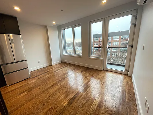 Rented by Tapiro Realty | media 4