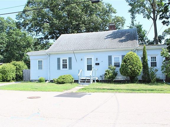2nd image of 128 Fern St
