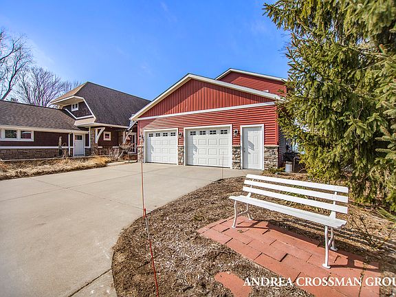 2nd image of 5907 Lakeshore Dr