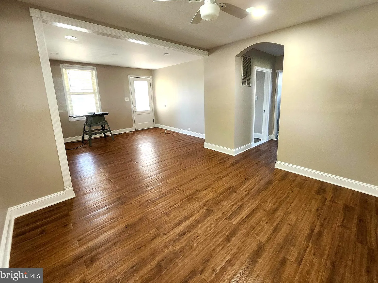 3 bed, 1.0 bath, 2141 sqft, $1,900 — Photo 4