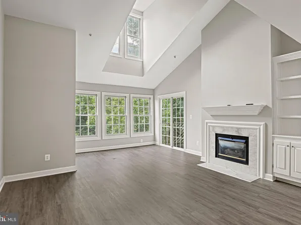 12217 Fairfield House Dr APT 112A, Fairfax, VA 22033