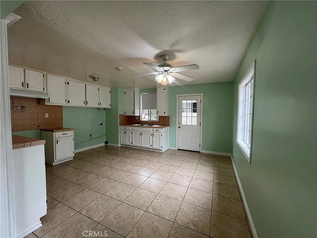 3 bed, 1300 sqft, $3,800 — Photo 2