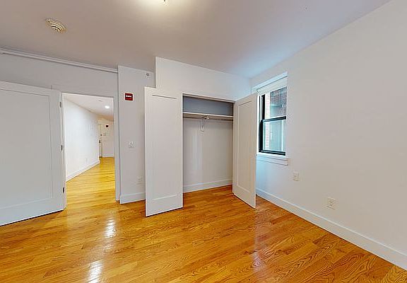 3rd image of 10 W 65th St #4GI