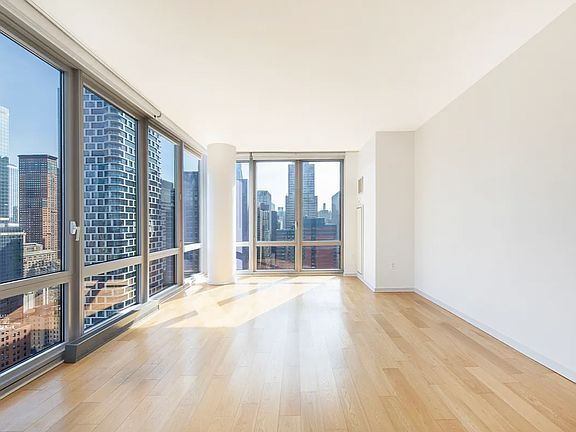 4th image of 310 W 52nd St APT 33A
