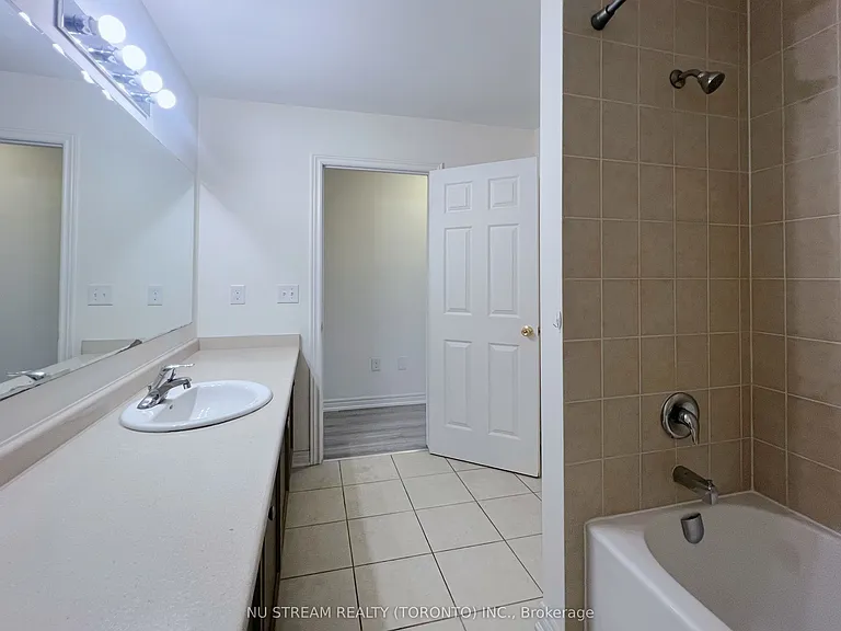 37 Kavanagh Ave — Photo 8