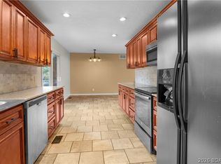 81 Ravenwood Dr, Camdenton, MO 65020
