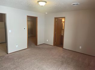 829 E 9th St S, Newton, IA 50208