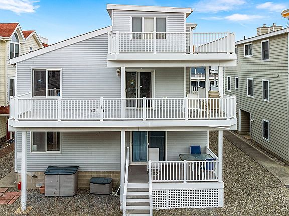 2nd image of 14 77th St S #Sea