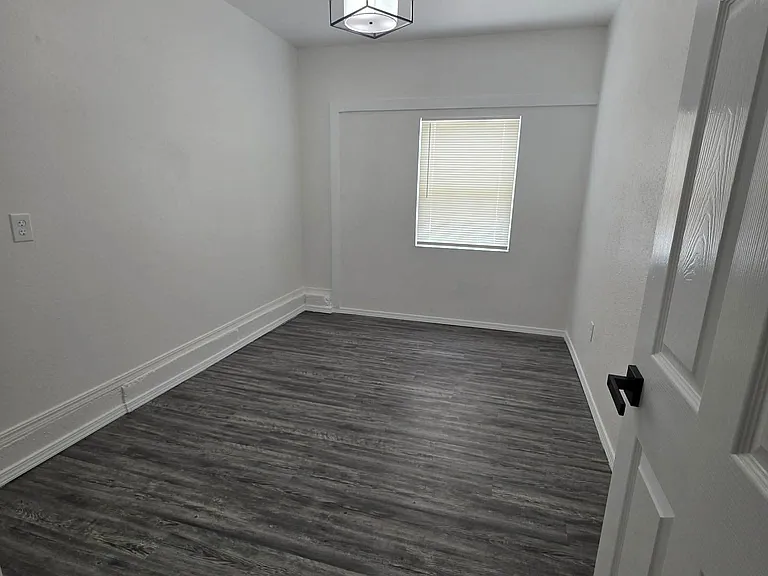 2307 N Lincoln Ave — Photo 27