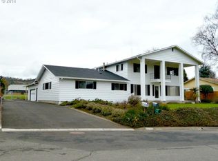 1746 NW Beaumont Ave, Roseburg, OR 97471