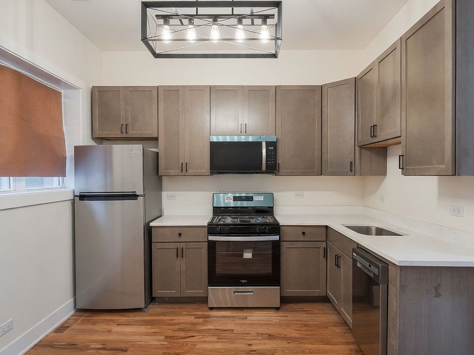 1st image of 1742 N California Ave #2H