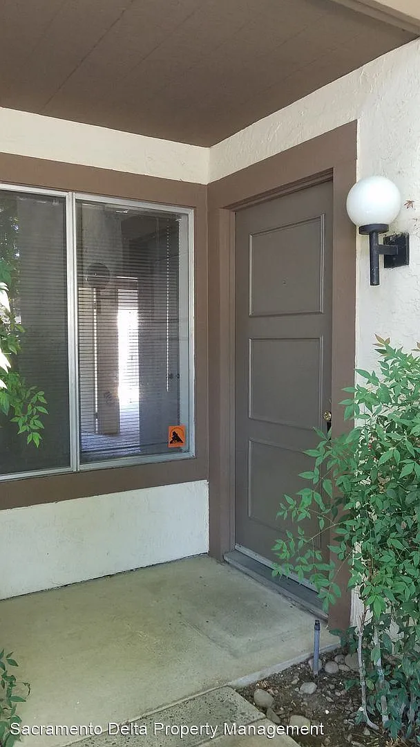 2536 Rio Bravo Cir photo 1
