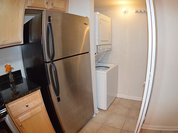 3rd image of 1001 N Vermont St APT 405