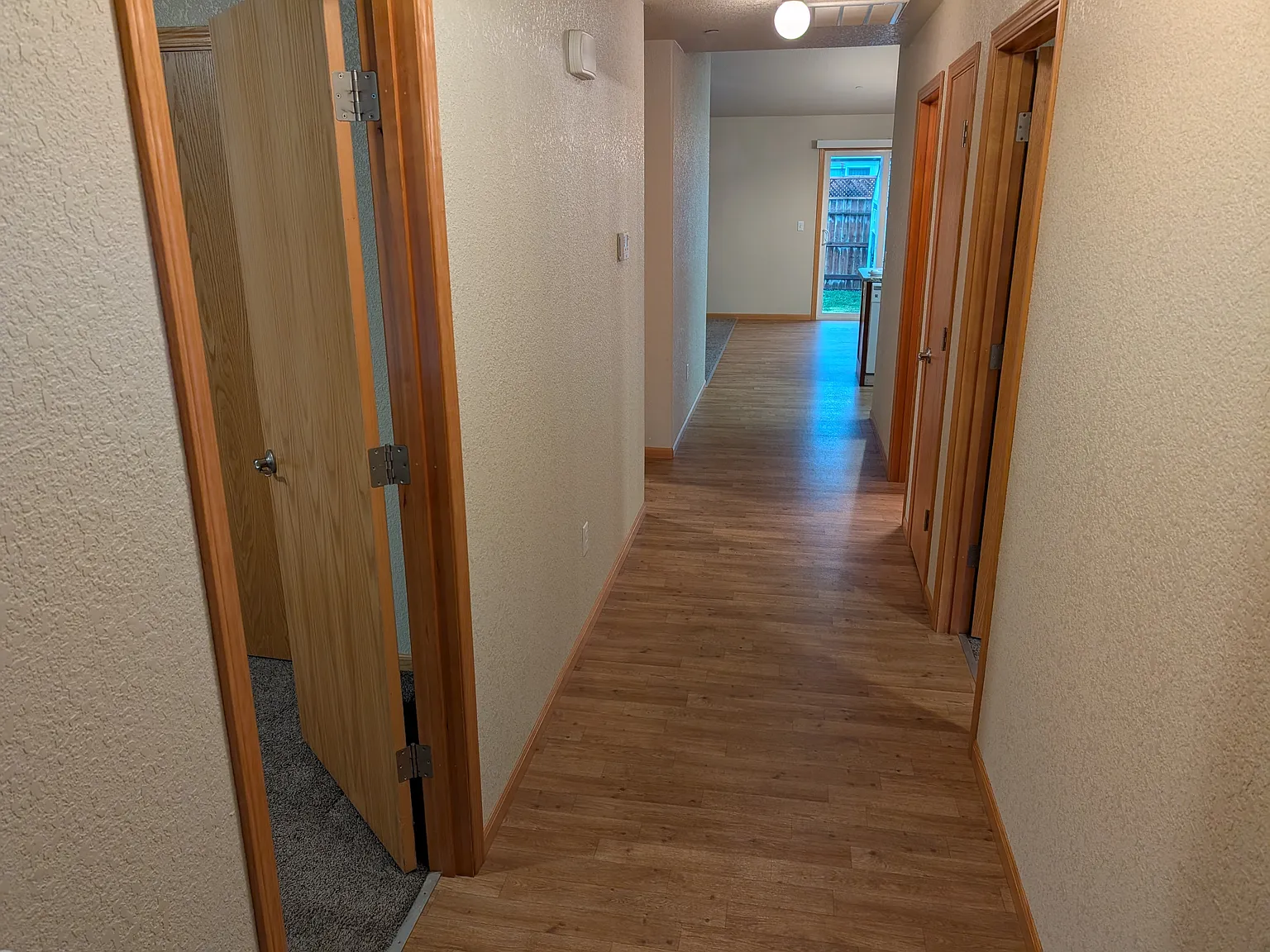 3 bed, 1100 sqft, $2,075 — Photo 2