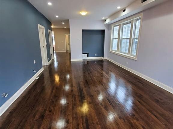 3rd image of 4406 S Maplewood Ave #2