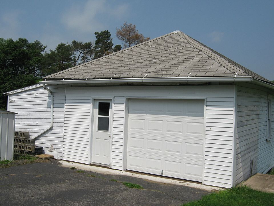 2nd image of 11 Reynolds Rd