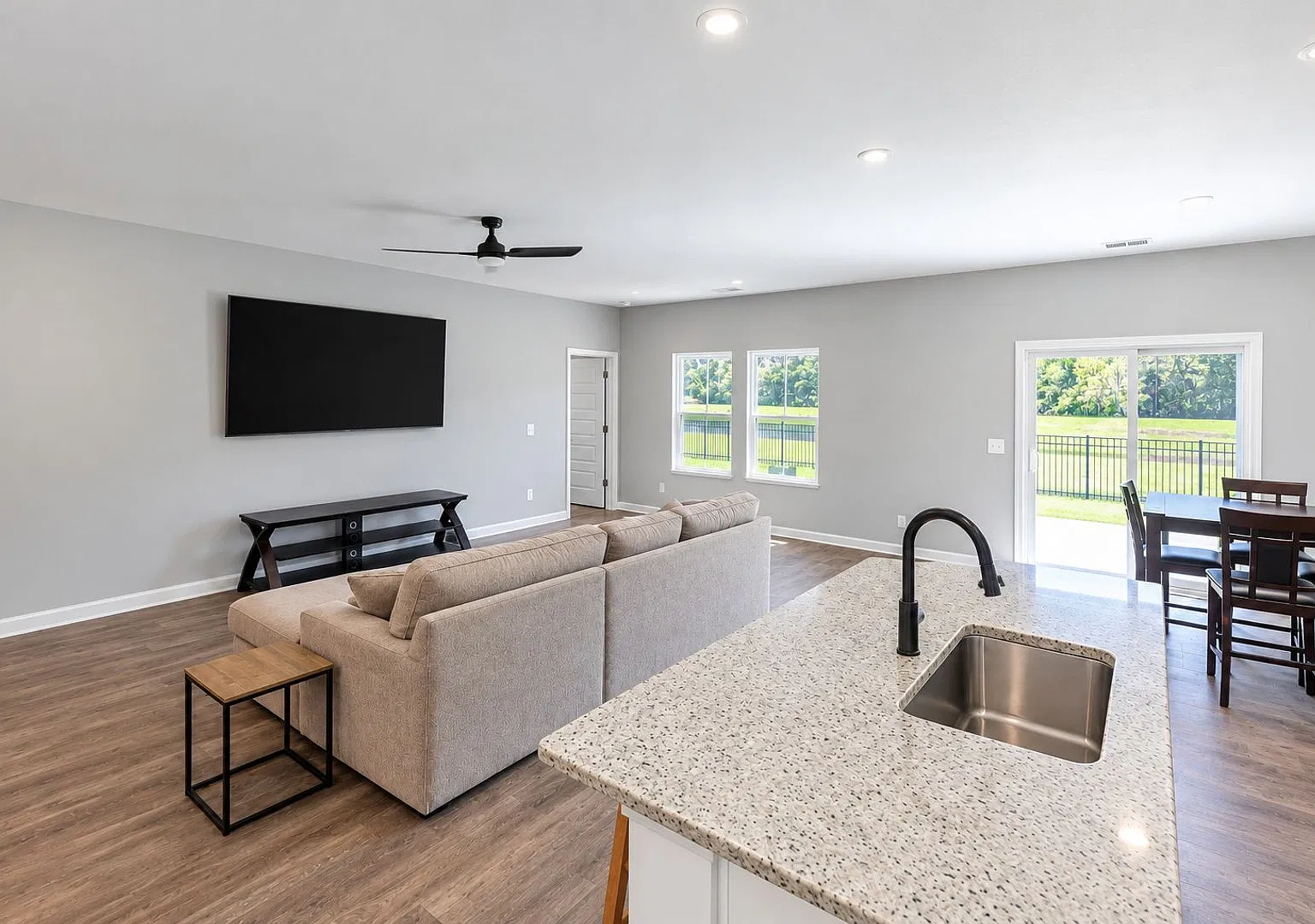 Simply Comfortable 4BR Home in Edgewater at New Hampstead — Photo 3