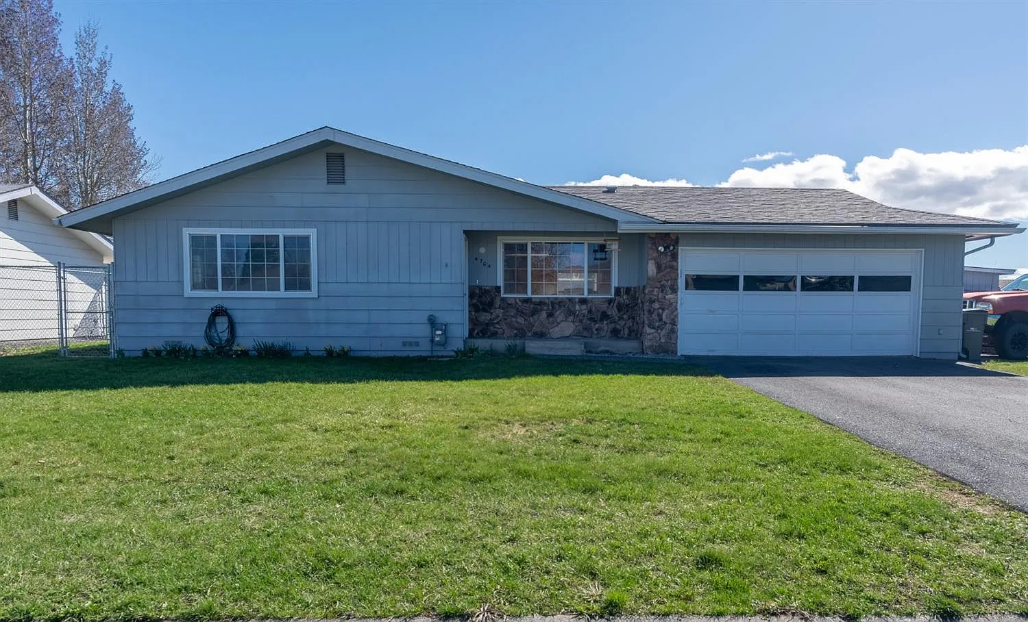 4704 Alpine Dr photo 1