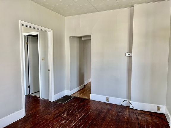 3rd image of 1022 S 8th St
