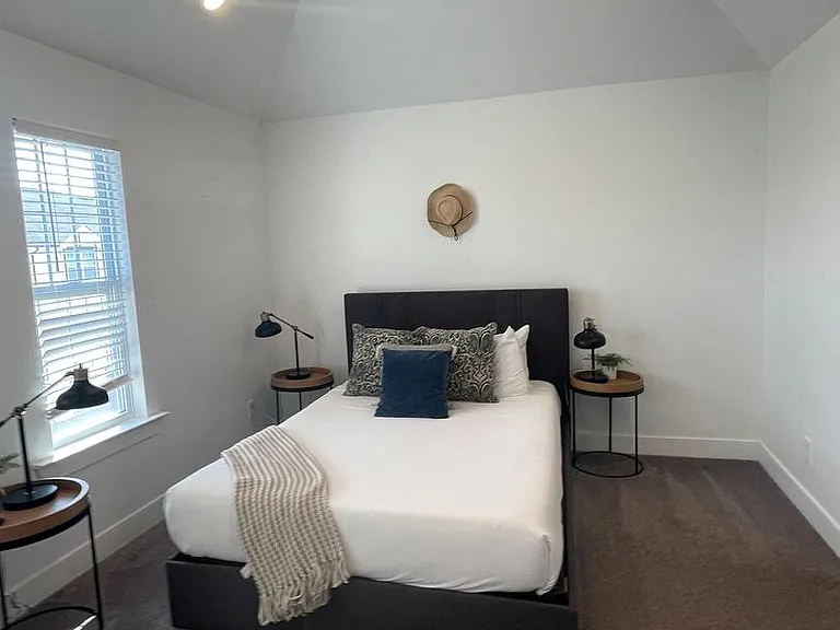 6511 Robertson Ave #1 — Photo 32