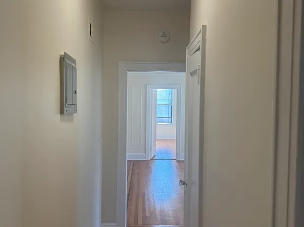 2143 29th Street image 10 of 11