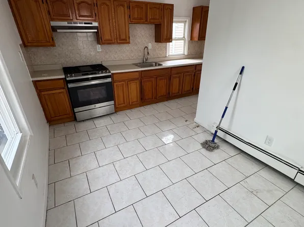 84 Thomas St, Newark, NJ
