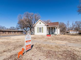440 W 11th St, Junction City, KS 66441