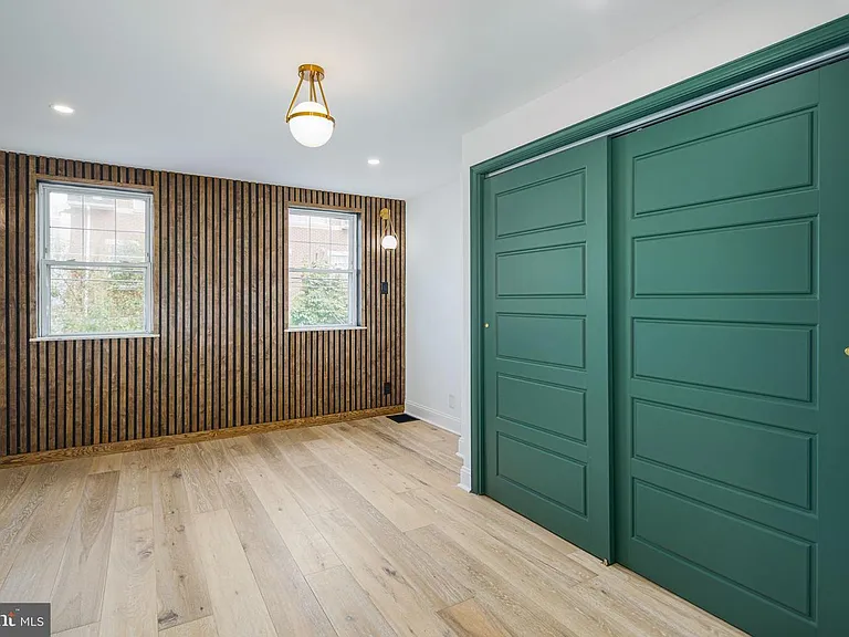 2542 E Dauphin St — Photo 16