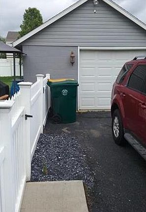 3rd image of 15 East Ln