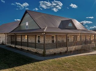 157 Roark Rd, Cottontown, TN 37048