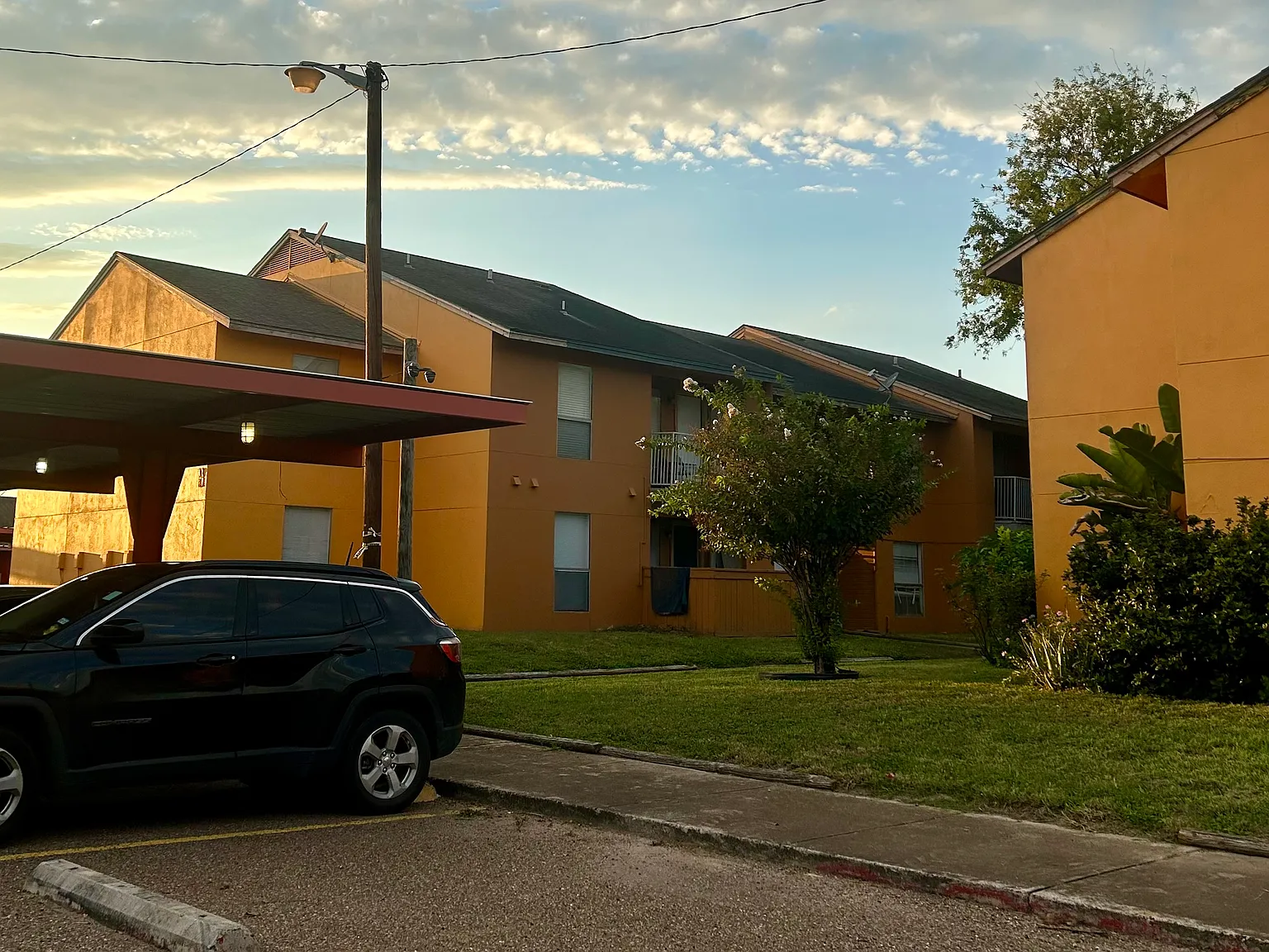 Champion Gardens Apartments — Photo 2