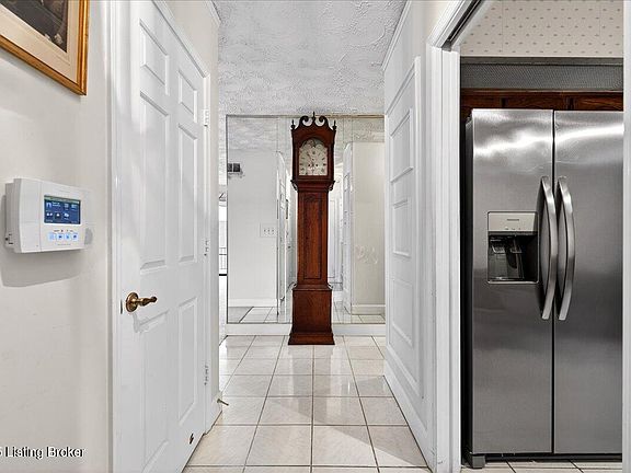 2nd image of 5800 Coach Gate Wynde APT 319