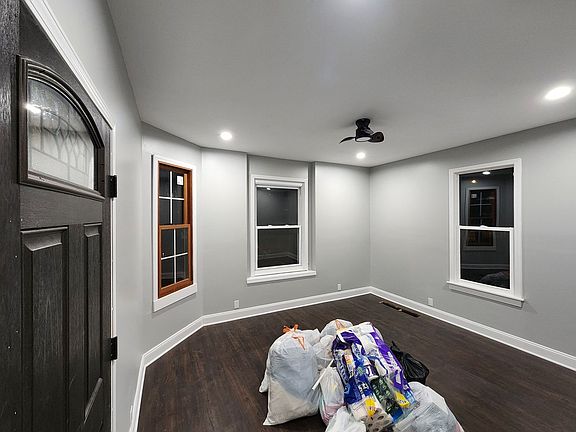 5th image of 418 Tay St