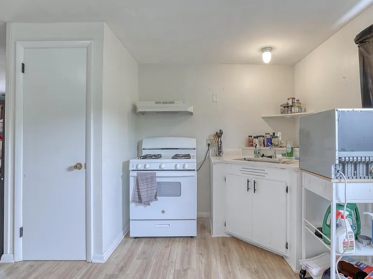 206 N 68th St #2 — Photo 8