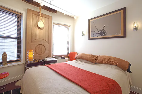 Sold by Vesna Radunovich, LREB | media 9