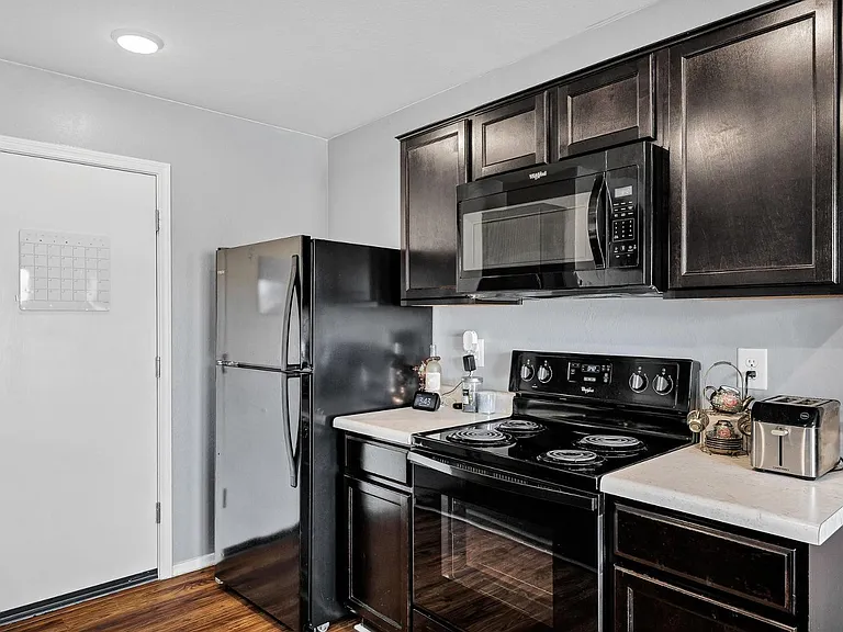 30517 N Oak Dr — Photo 10