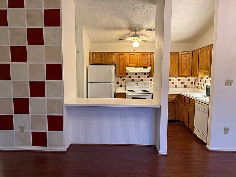 2153 Wainwright Ct #2B — Photo 5