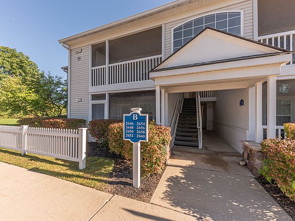 3rd image of 2646 S Knightsbridge Cir #1
