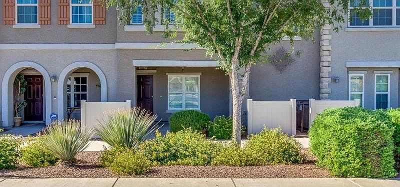 1st image of 2269 E Huntington Dr