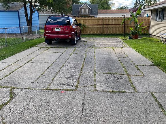 Parking is left side of driveway