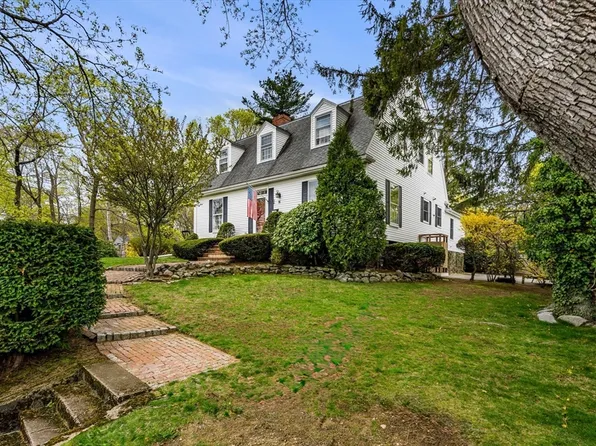 76 Green St, Marblehead, MA 01945