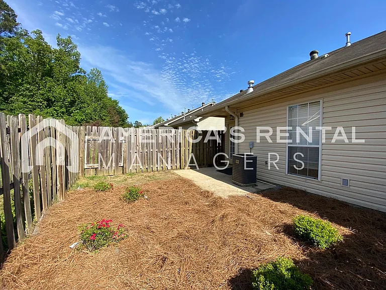 2819 Southwood Ln — Photo 34